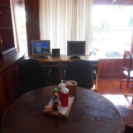 Chanthasom Guesthouse Ban Nongdouang Exterior foto