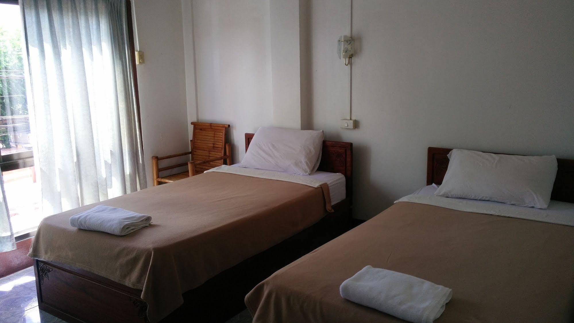 Chanthasom Guesthouse Ban Nongdouang Exterior foto