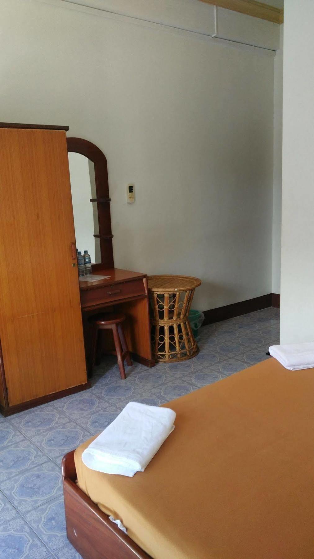 Chanthasom Guesthouse Ban Nongdouang Exterior foto